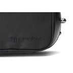 Detail van het opbergvak met Protec logo