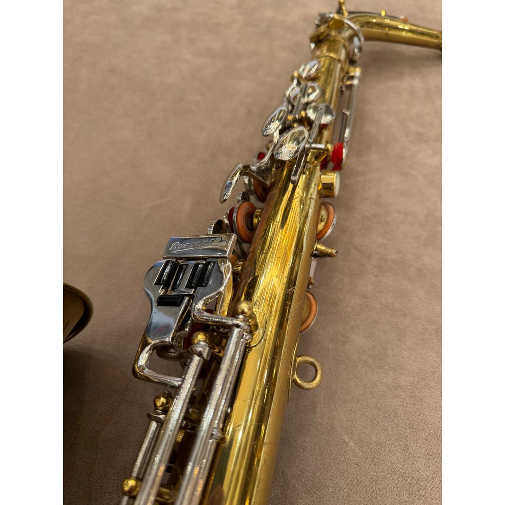 Buescher Aristocrat Series III altsaxofoon 372472