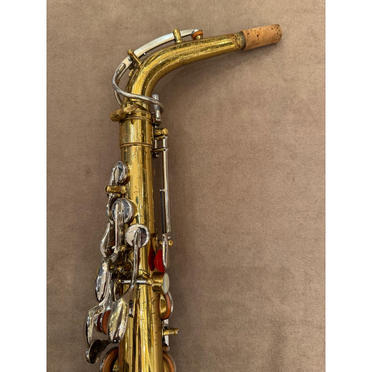 Buescher Aristocrat Series III altsaxofoon 372472