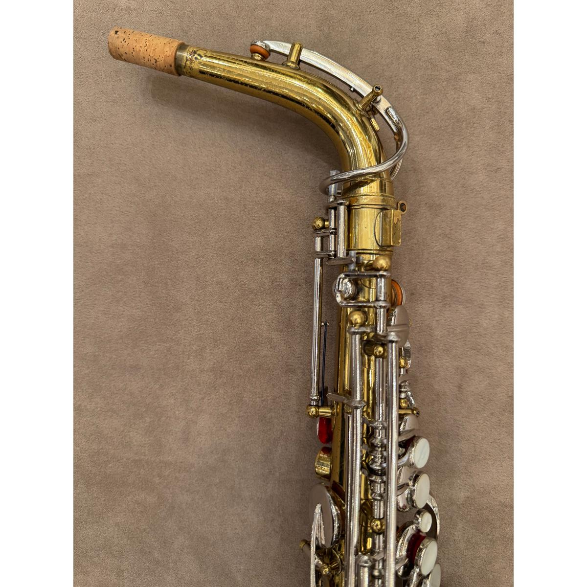Buescher Aristocrat Series III altsaxofoon 372472