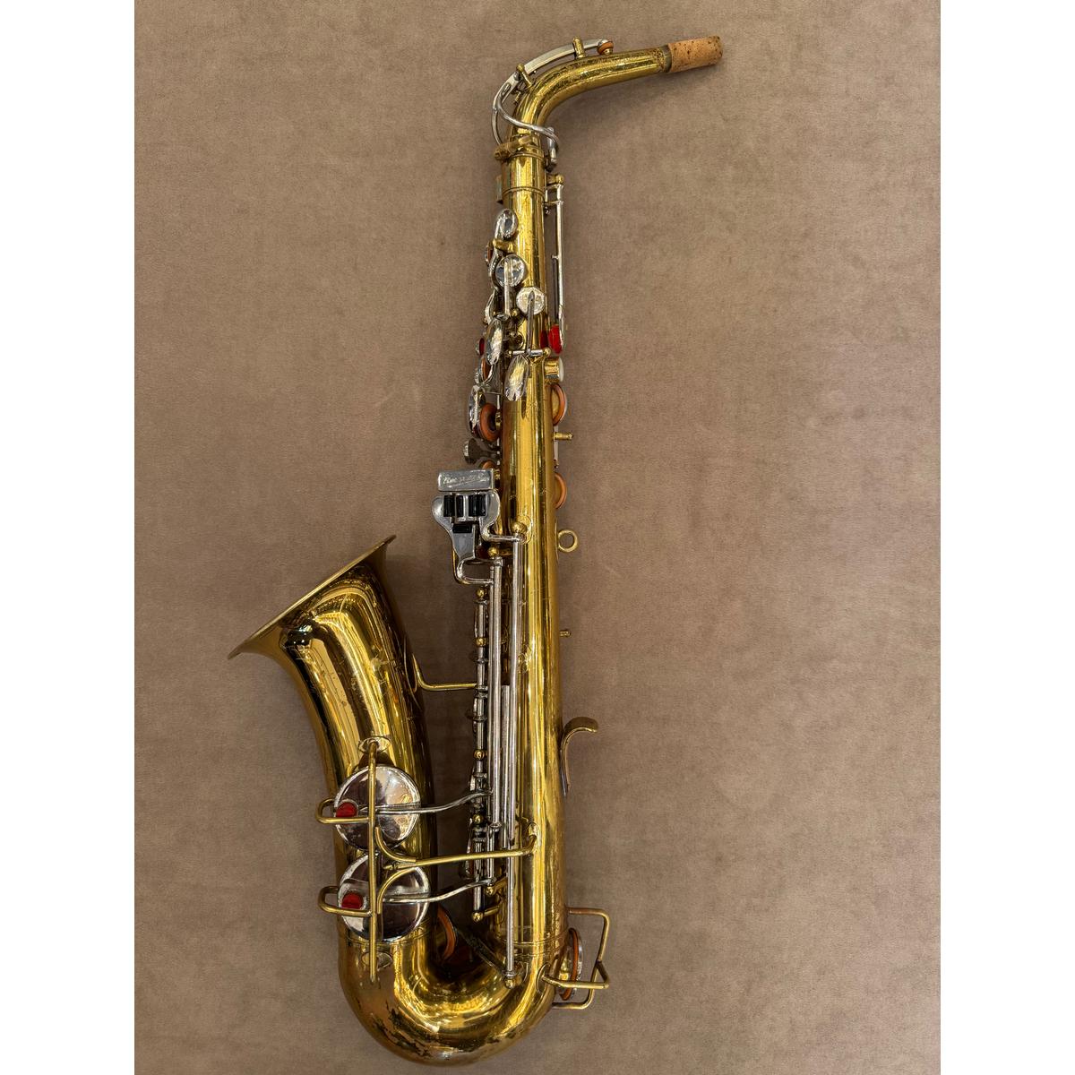 Buescher Aristocrat Series III altsaxofoon 372472