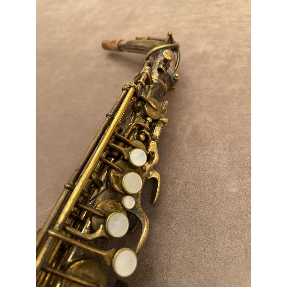 Buescher Aristocrat series II "Big B" altsaxofoon 296308