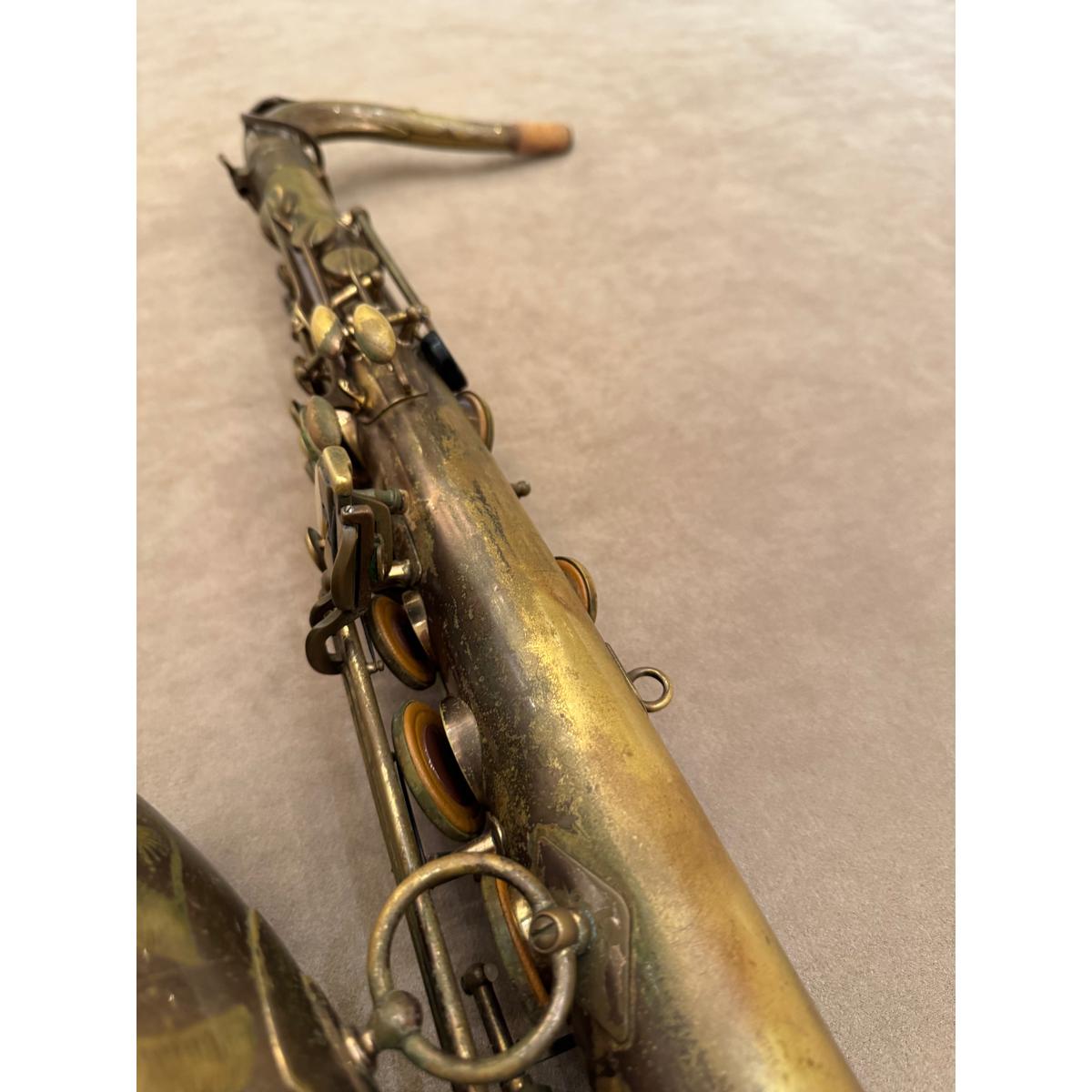 Selmer Paris Mark VI tenorsaxofoon 172168 patina op de body