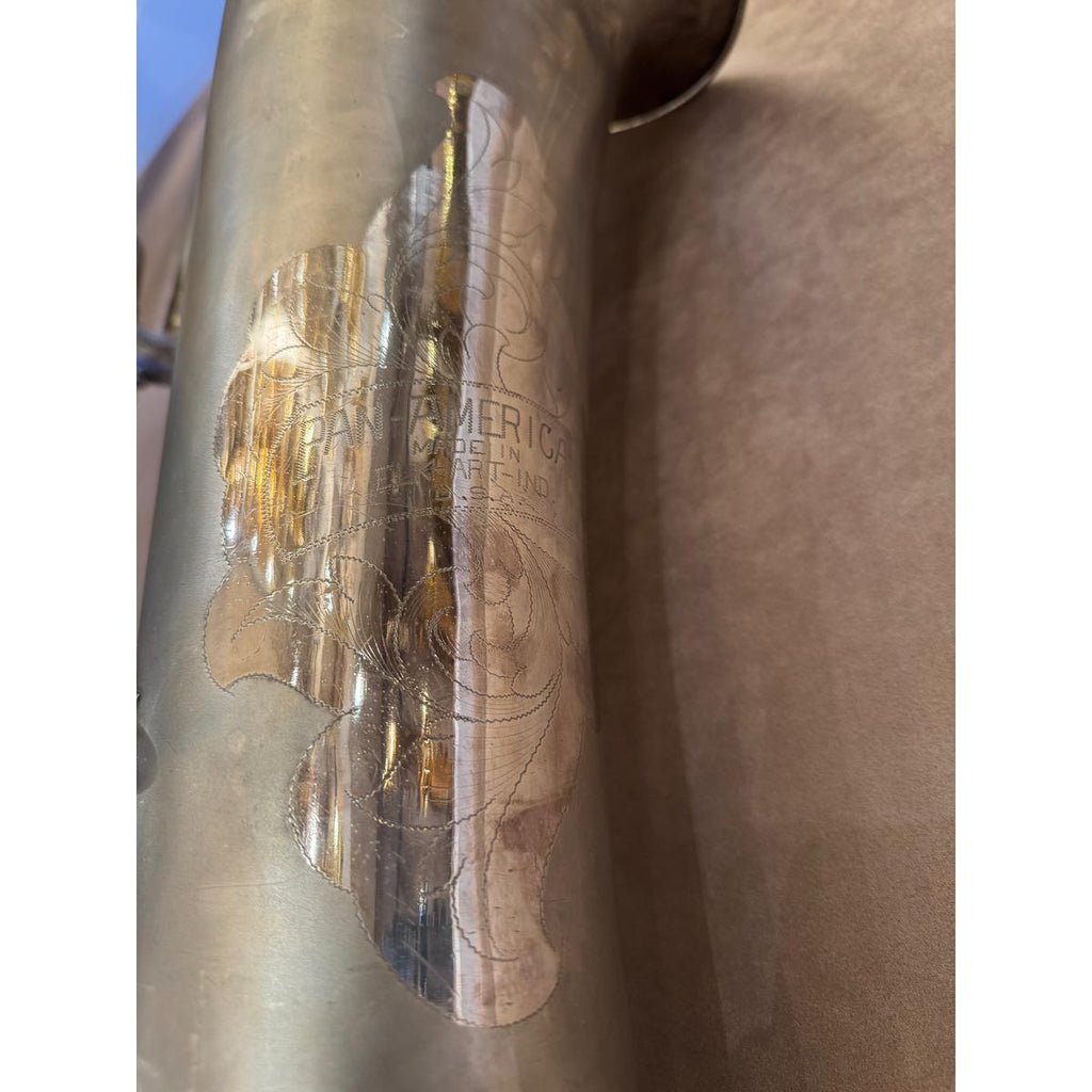 Pan American (Conn) bassaxofoon 43316