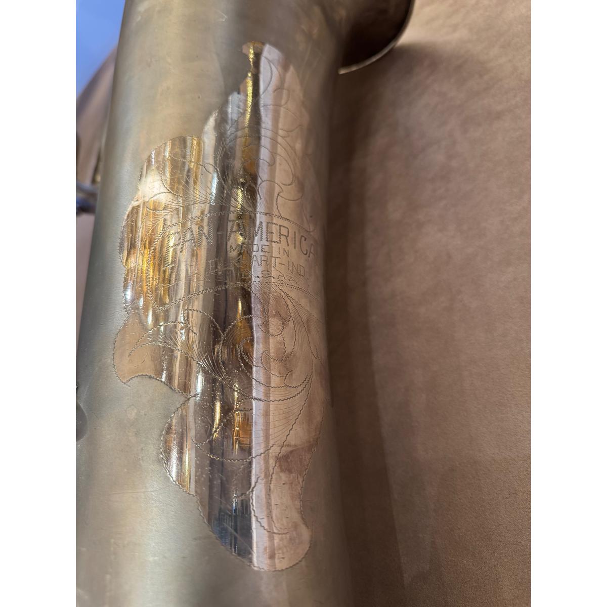 Pan American (Conn) bassaxofoon 43316