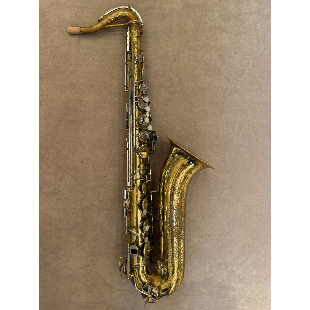 Buescher Aristocrat Series IV tenorsaxofoon 381327