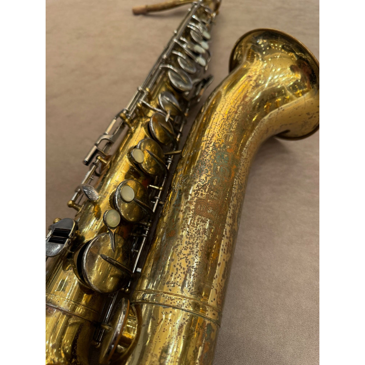 Buescher Aristocrat Series IV tenorsaxofoon 381327