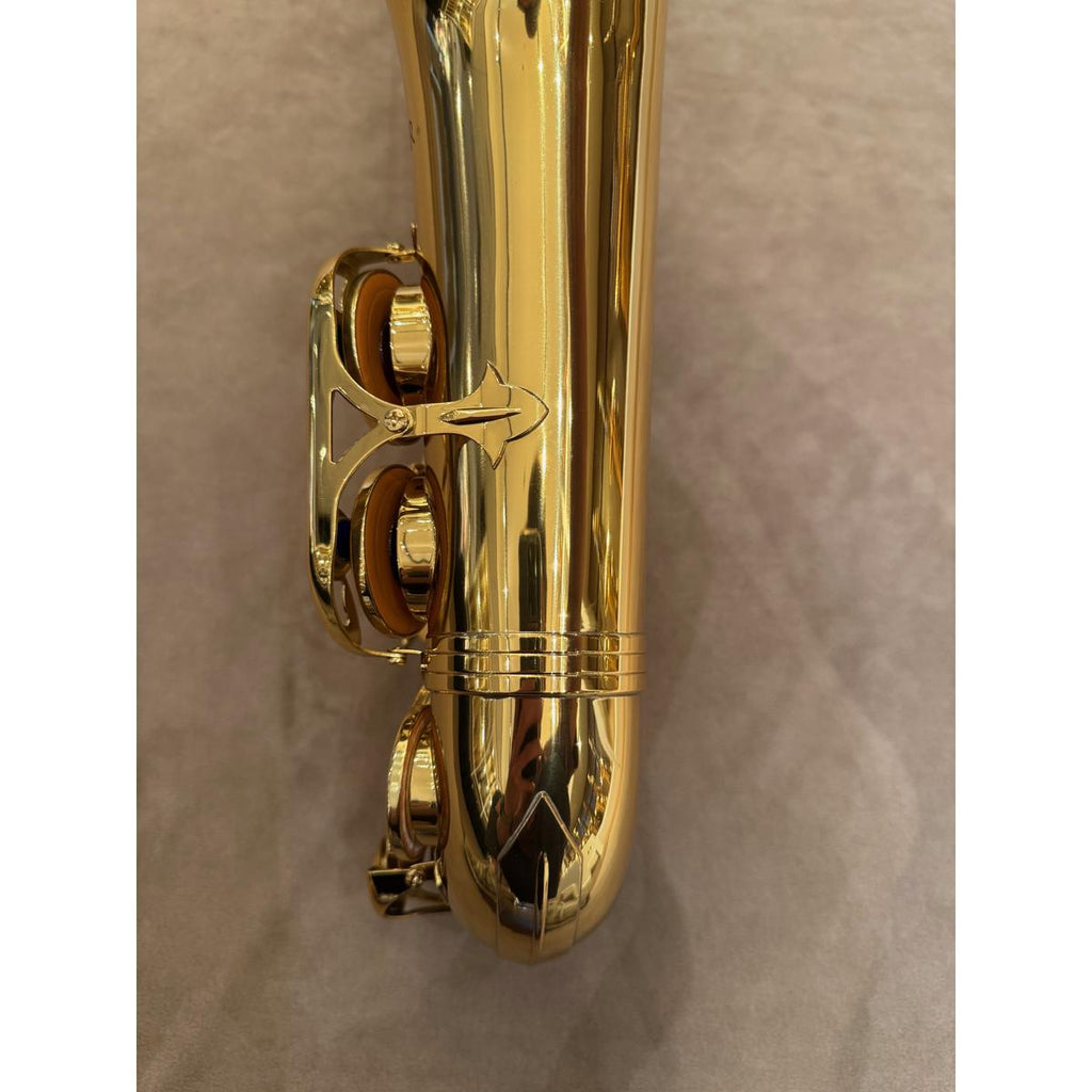 Jupiter JAS700 altsaxofoon AF05937 detail goudgelakte body