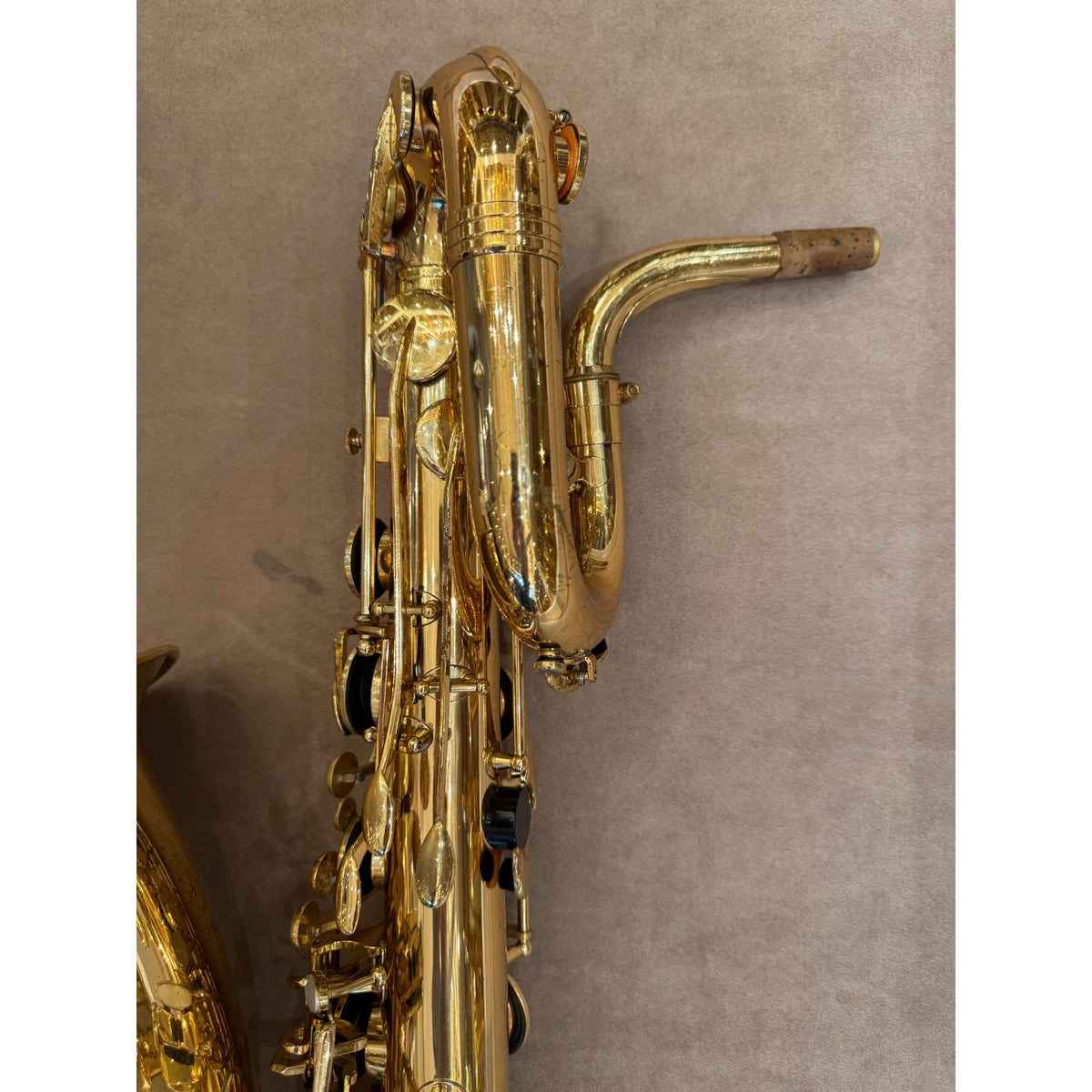 Jupiter JBS-992 baritonsaxofoon H30250, volledig aanzicht