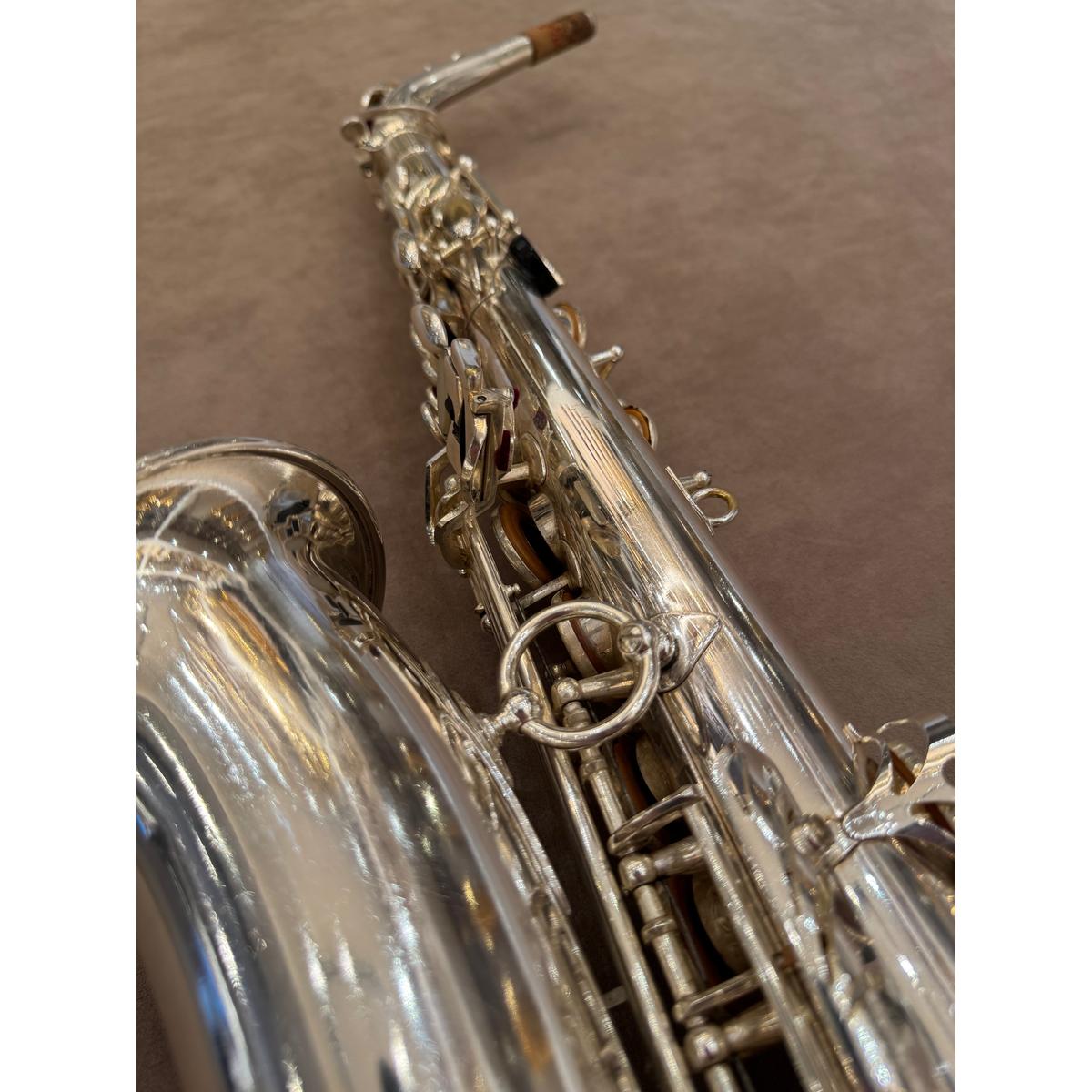 Selmer Paris Mark VI altsaxofoon 187059 detail van mechaniek en bekerverbinding