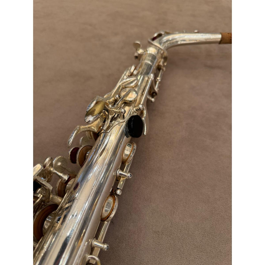Selmer Paris Mark VI altsaxofoon 187059 zijaanzicht van de bovenste mechaniek