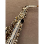 Selmer Paris Mark VI altsaxofoon 187059 zijaanzicht van de bovenste mechaniek
