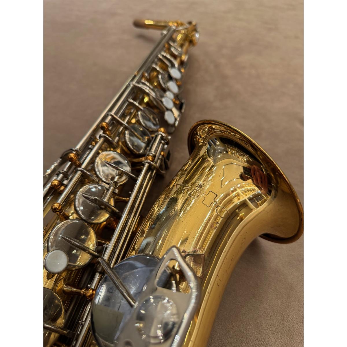 Vito Yamaha YAS-21 altsaxofoon 40721 beker en kleppen detail