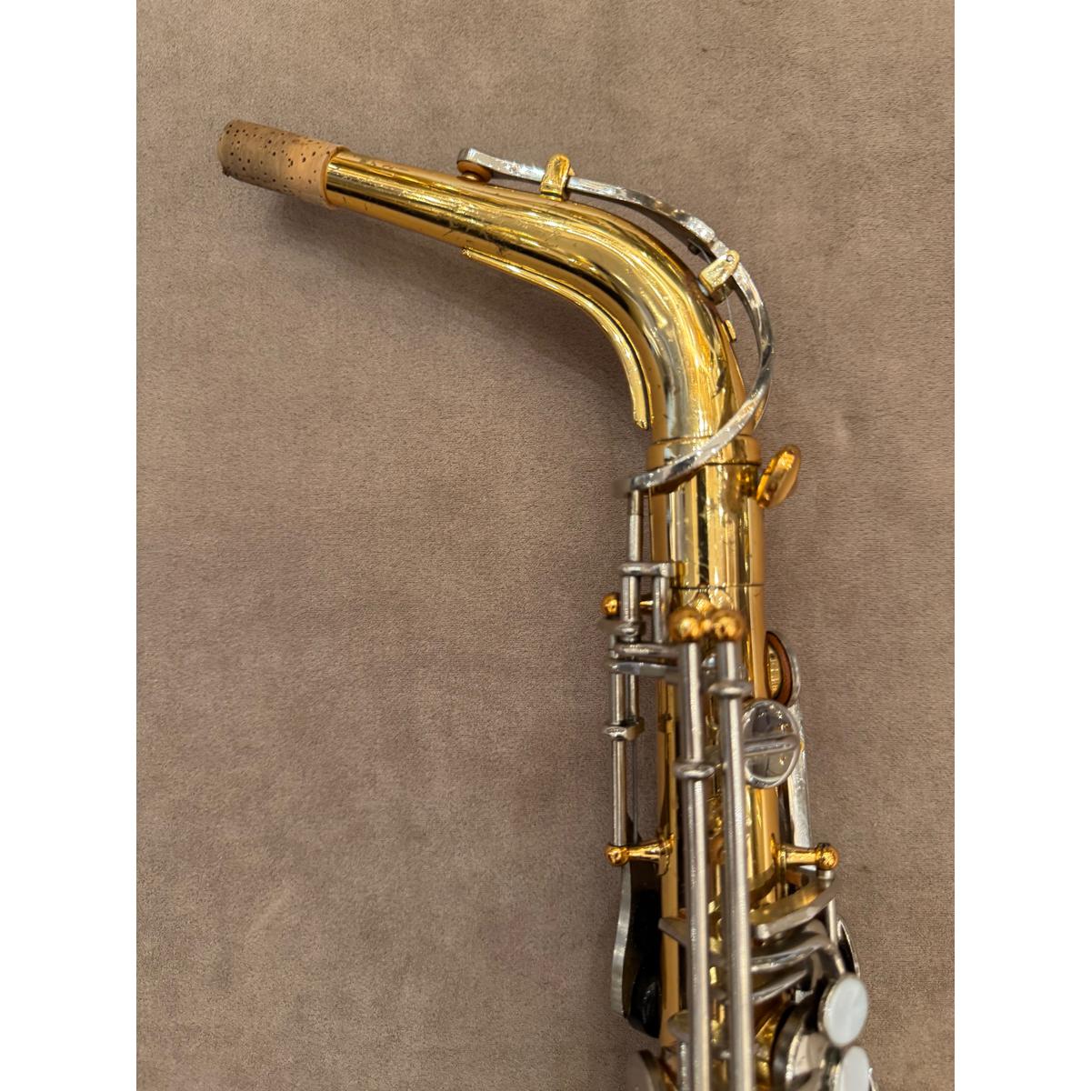 Vito Yamaha YAS-21 altsaxofoon 40721 hals detail