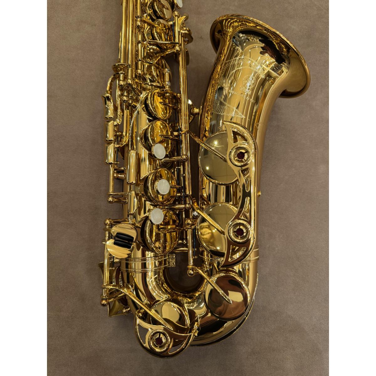 Yamaha YAS-62 altsaxofoon D54296 onderzijde en beker